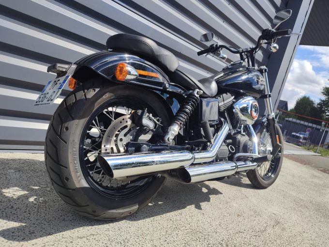 HARLEY-DAVIDSON DYNA STREET BOB 1690 4