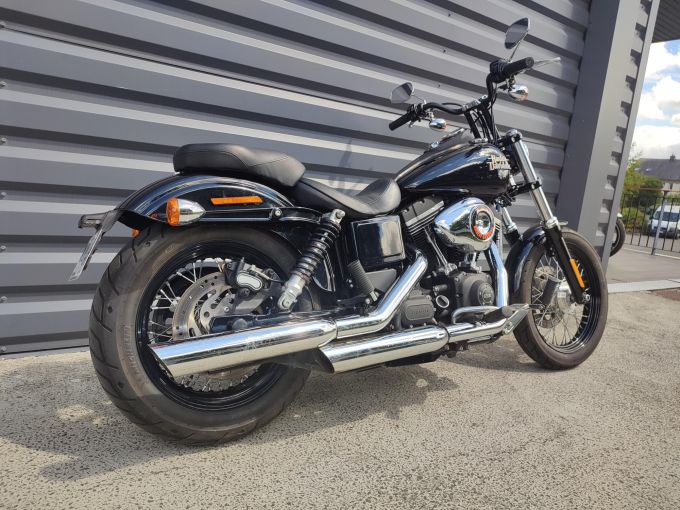 HARLEY-DAVIDSON DYNA STREET BOB 1690 4