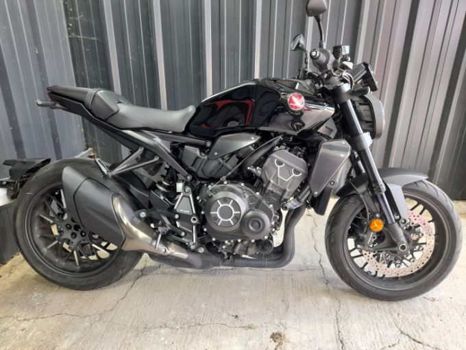 HONDA CB1000R Black Edition 4