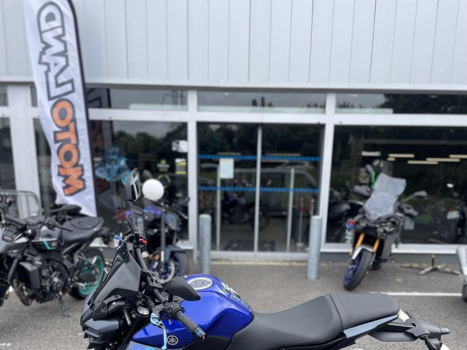 YAMAHA MT-125 ABS 4