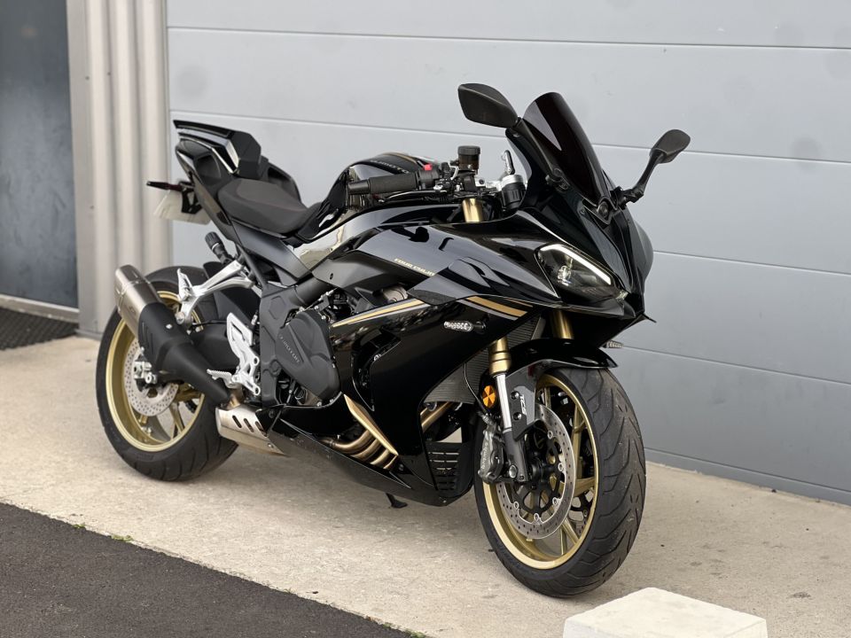 QJ MOTOR SRK 800 RR 4