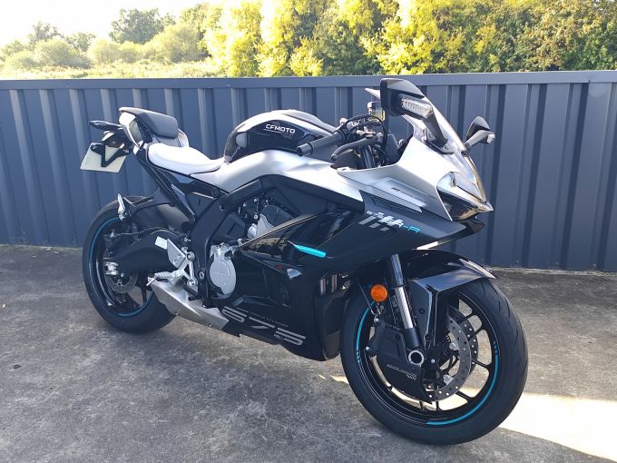 CF MOTO 675 SR-R 4