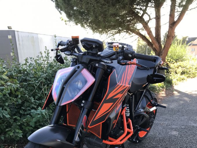 KTM 1290 SUPER DUKE R 4