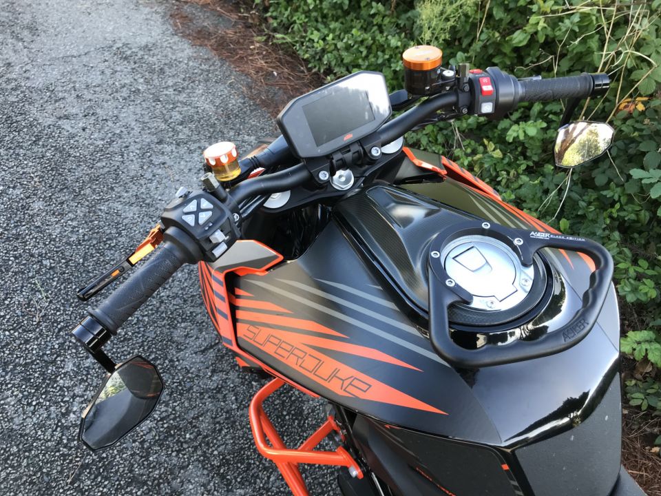 KTM 1290 SUPER DUKE R 4
