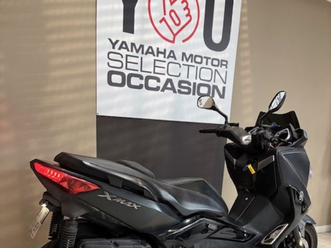 YAMAHA X-MAX 400 IRON 4