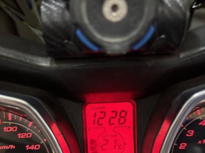 YAMAHA X-MAX 400 IRON 4