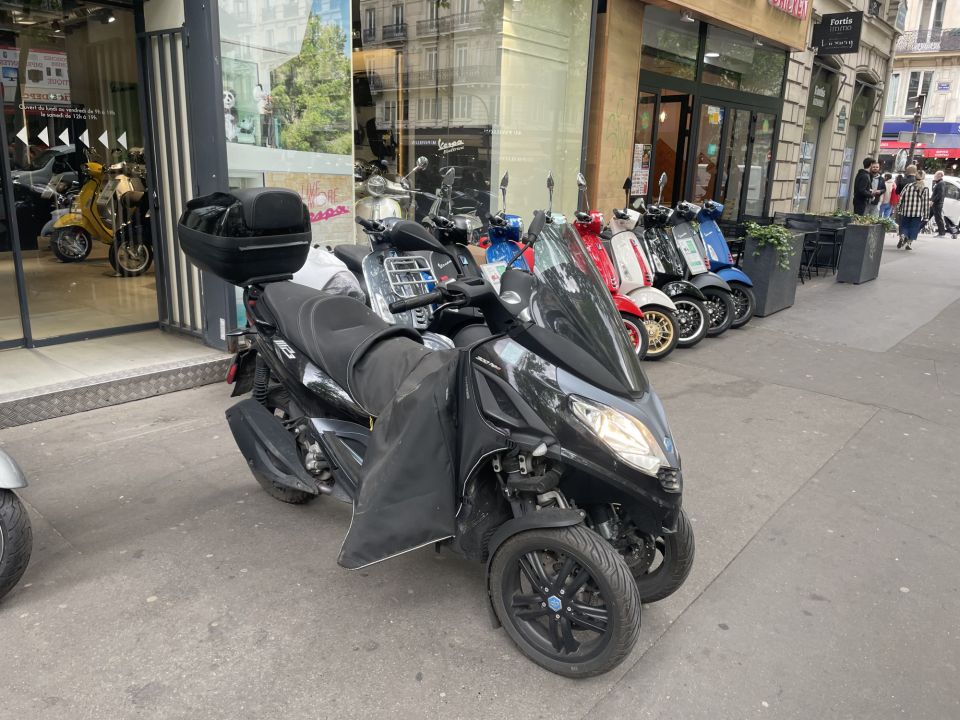 PIAGGIO MP3 300 Hpe ABS/ASR 4