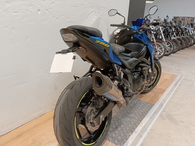 SUZUKI GSX-S 750 4