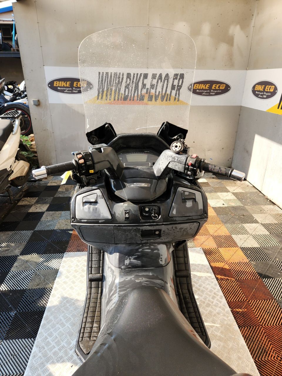 SUZUKI BURGMAN 650 4