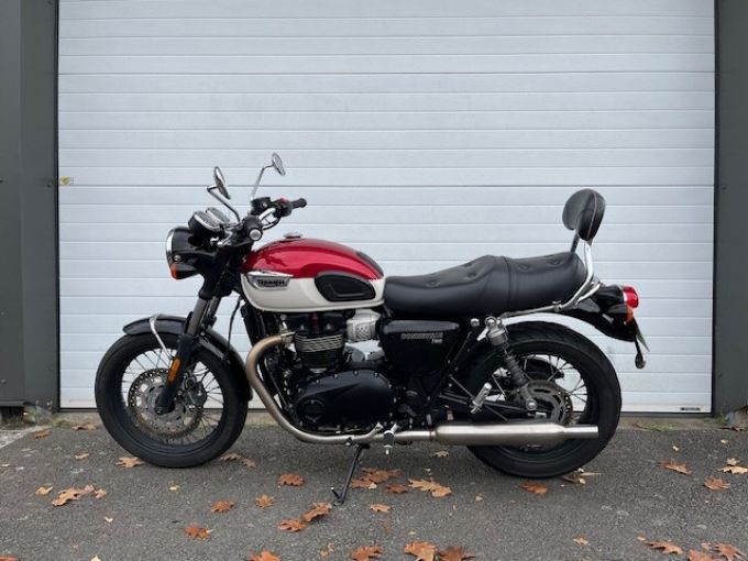 TRIUMPH BONNEVILLE T100 900 4