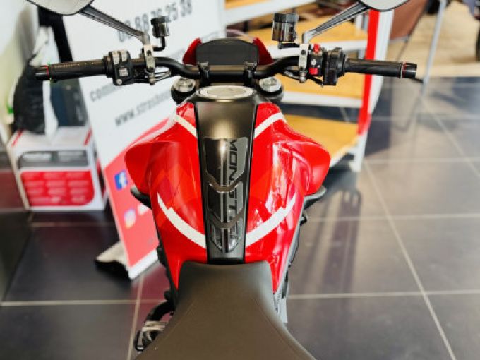 DUCATI MONSTER + 937 4