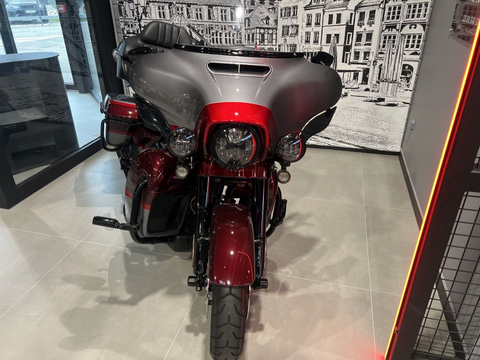 HARLEY-DAVIDSON TOURING ELECTRA GLIDE 1923 ULTRA CVO 4