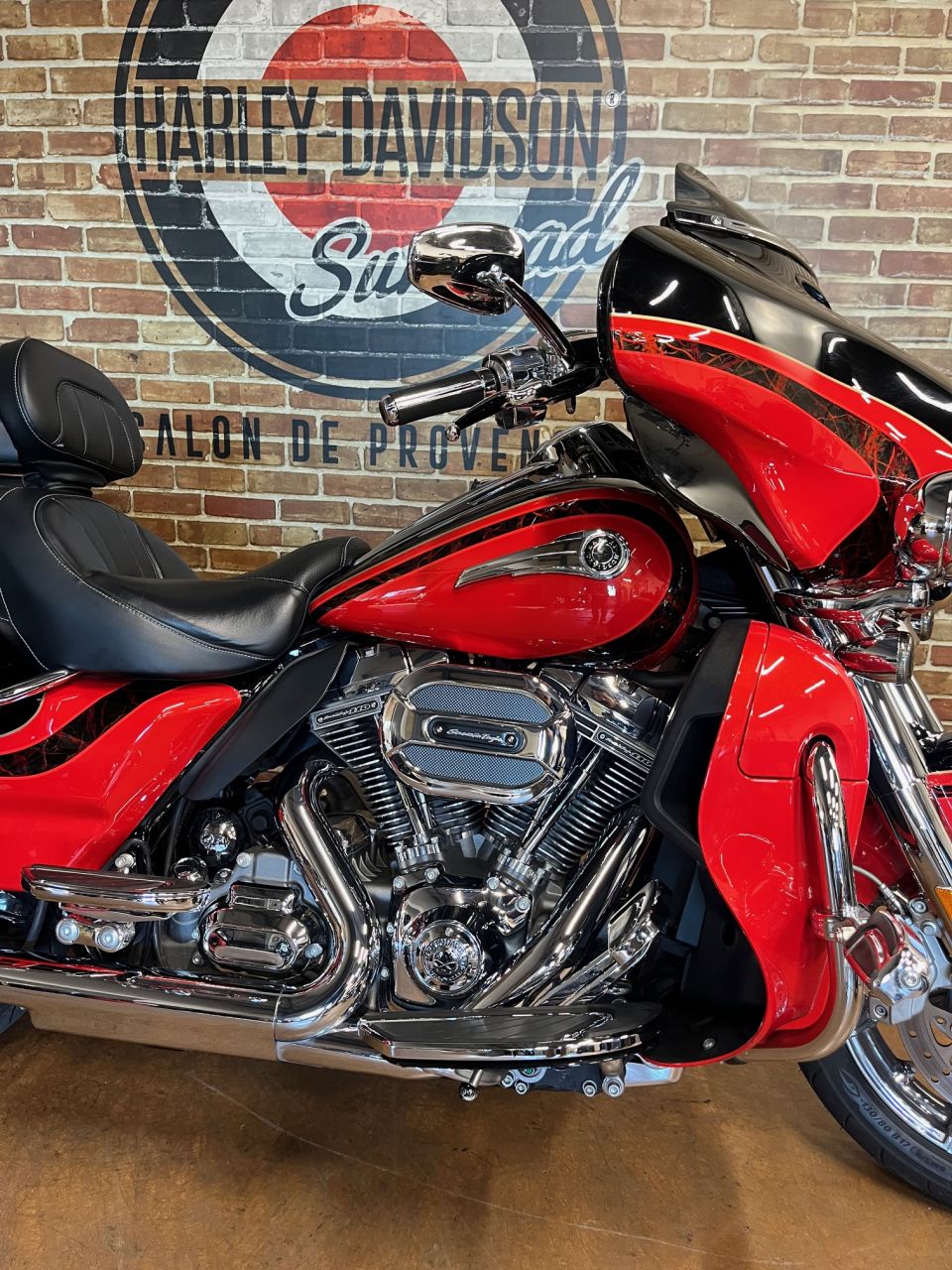 HARLEY-DAVIDSON TOURING ELECTRA GLIDE 1800 ULTRA LIMITED CVO 4