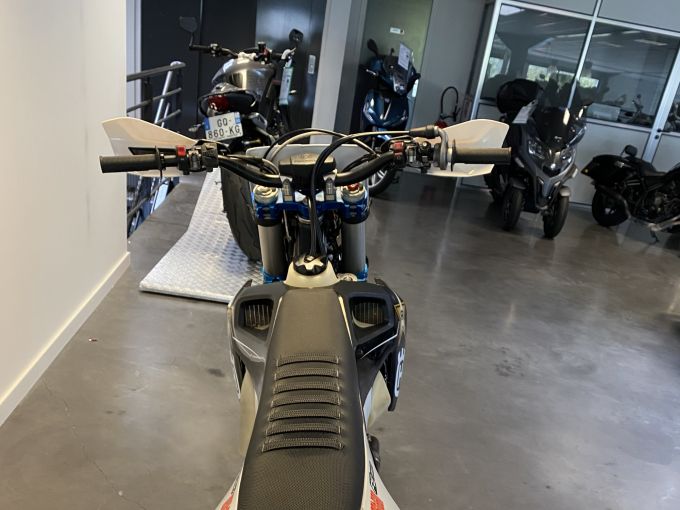 HUSQVARNA FE 350 Rockstar Edition 4