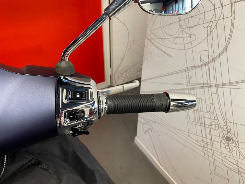 VESPA GTS 125IE SUPER 4