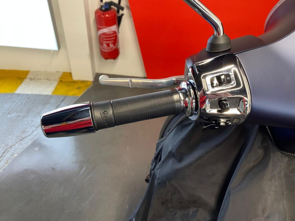 VESPA GTS 125IE SUPER 4