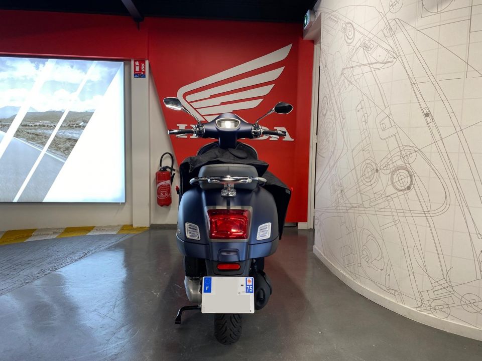 VESPA GTS 125IE SUPER 4