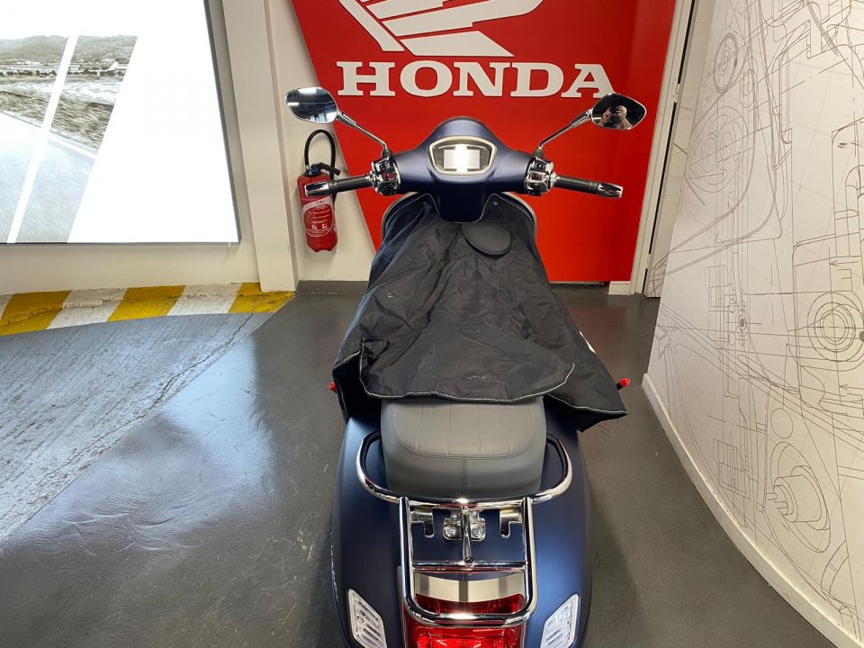 VESPA GTS 125IE SUPER 4