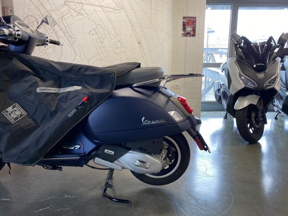 VESPA GTS 125IE SUPER 4