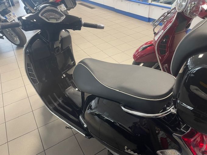 VESPA GTS 125IE SUPER 4