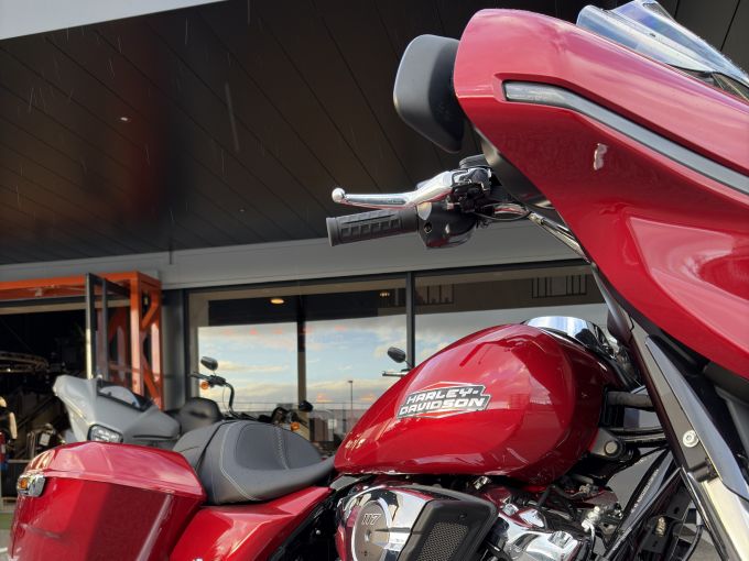HARLEY-DAVIDSON TOURING STREET GLIDE 1923 4