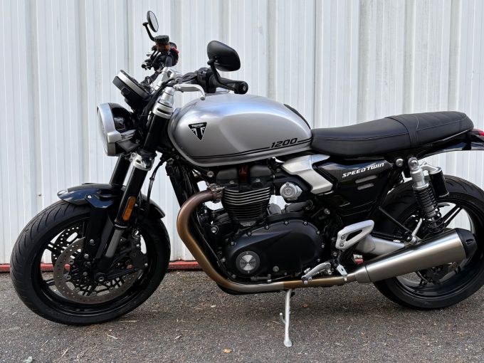 TRIUMPH SPEED TWIN 1200 4