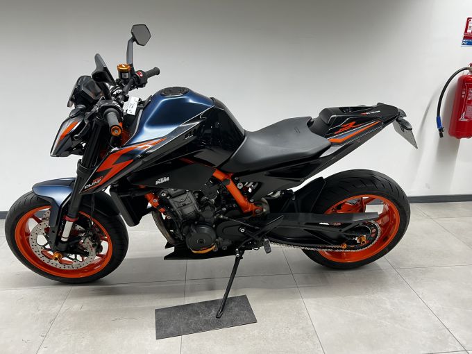 KTM 890 DUKE R 4