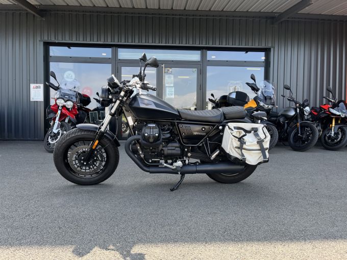 MOTO GUZZI V9 BOBBER 4