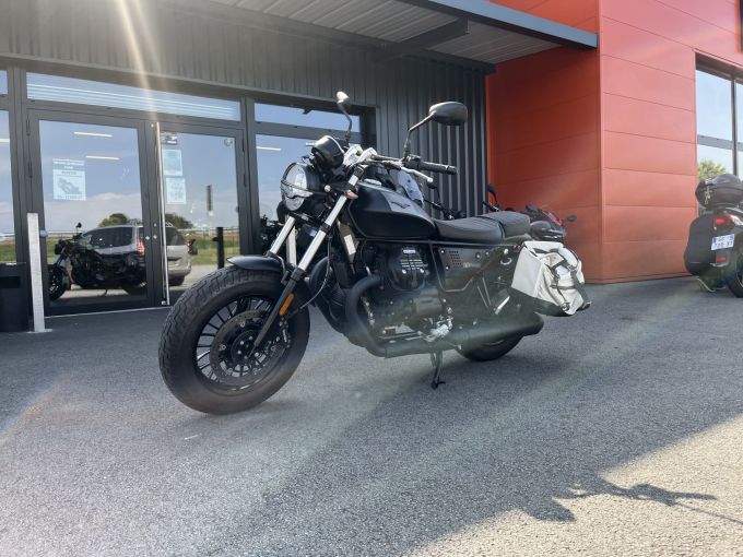MOTO GUZZI V9 BOBBER 4