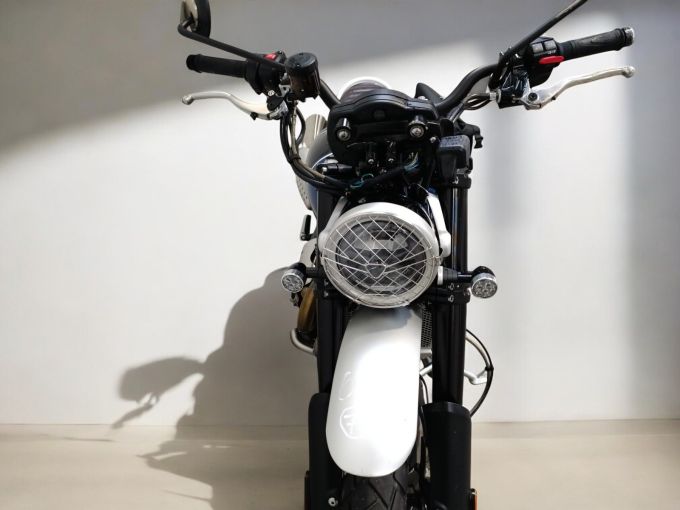 TRIUMPH SCRAMBLER 1200 XC 4