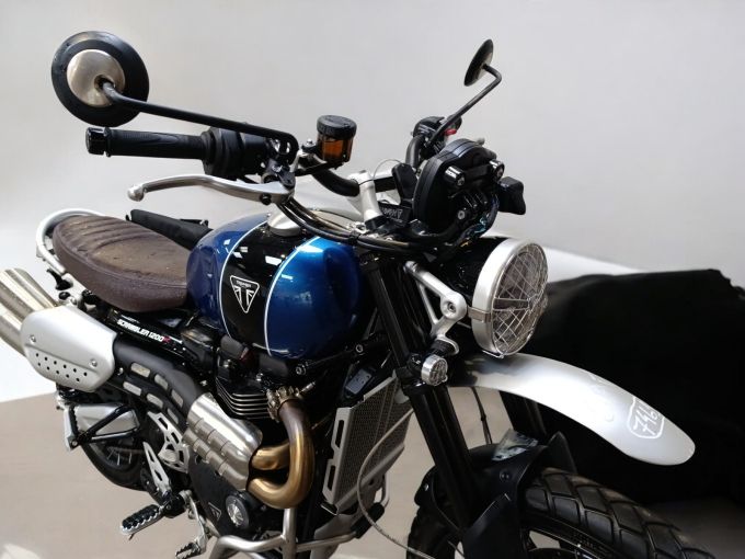 TRIUMPH SCRAMBLER 1200 XC 4