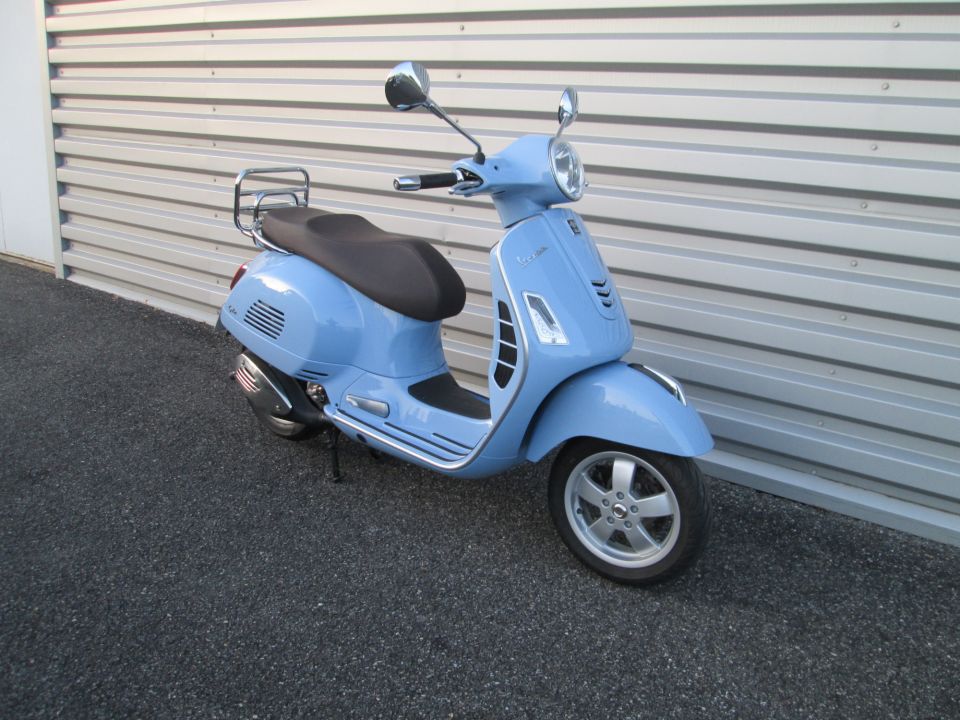 VESPA GTS 300 SUPER 4
