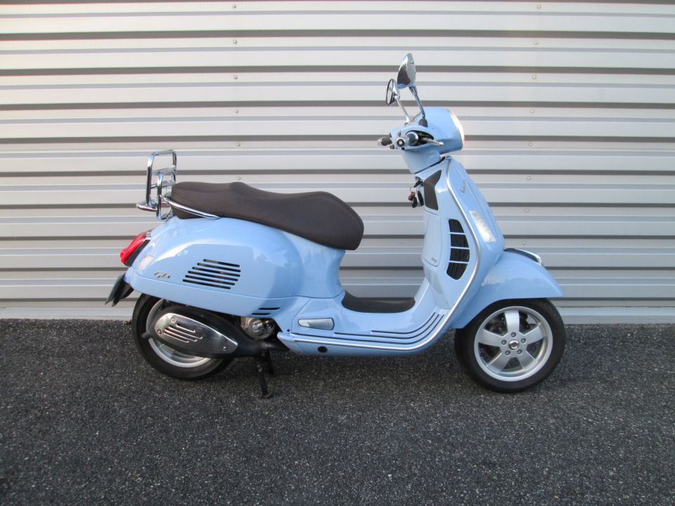 VESPA GTS 300 SUPER 4