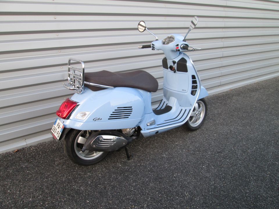 VESPA GTS 300 SUPER 4