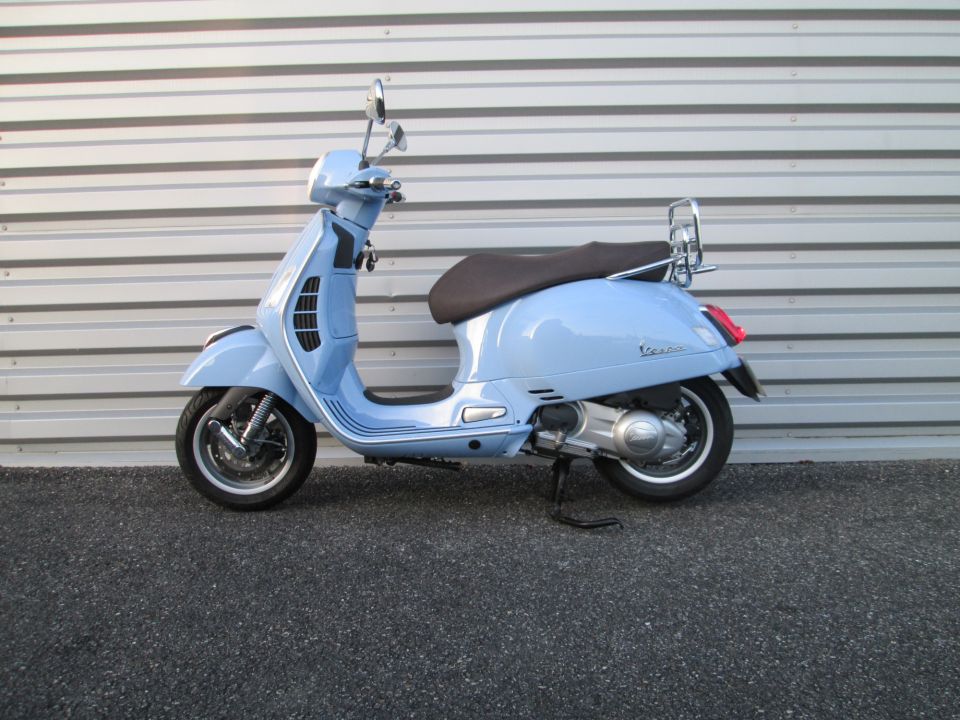 VESPA GTS 300 SUPER 4