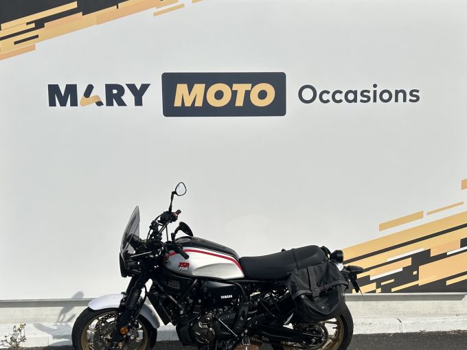 YAMAHA XSR 700 ABS 4