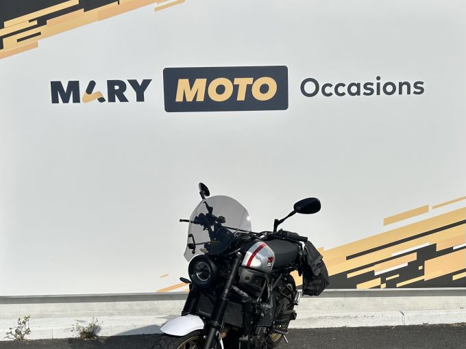 YAMAHA XSR 700 ABS 4