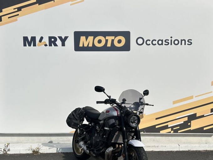 YAMAHA XSR 700 ABS 4