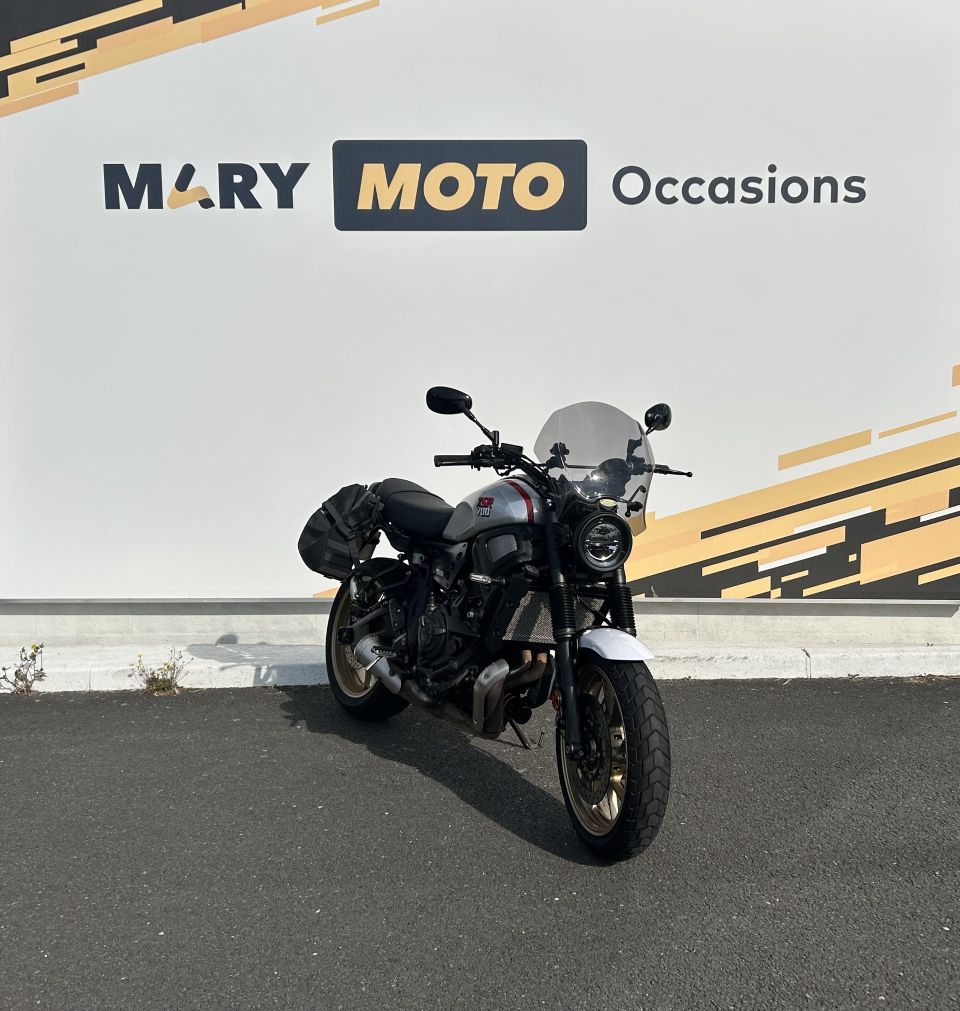 YAMAHA XSR 700 ABS 4