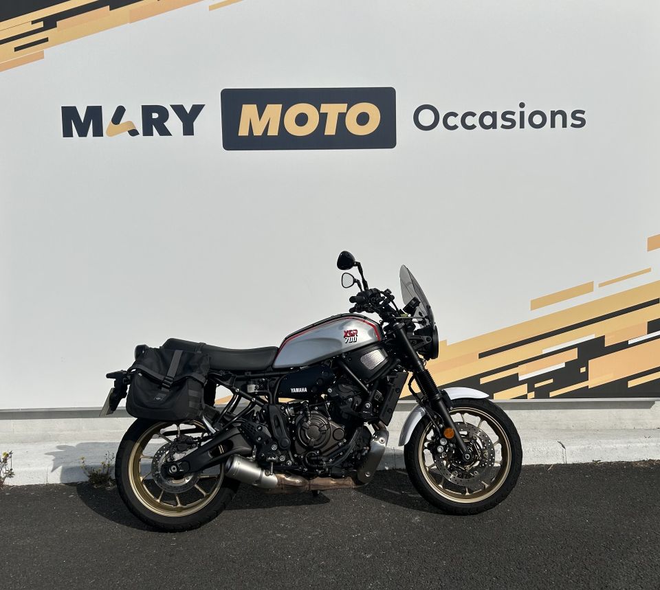 YAMAHA XSR 700 ABS 4