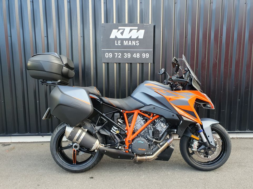 KTM 1290 SUPER DUKE GT 4