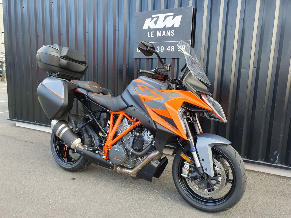 KTM 1290 SUPER DUKE GT 4