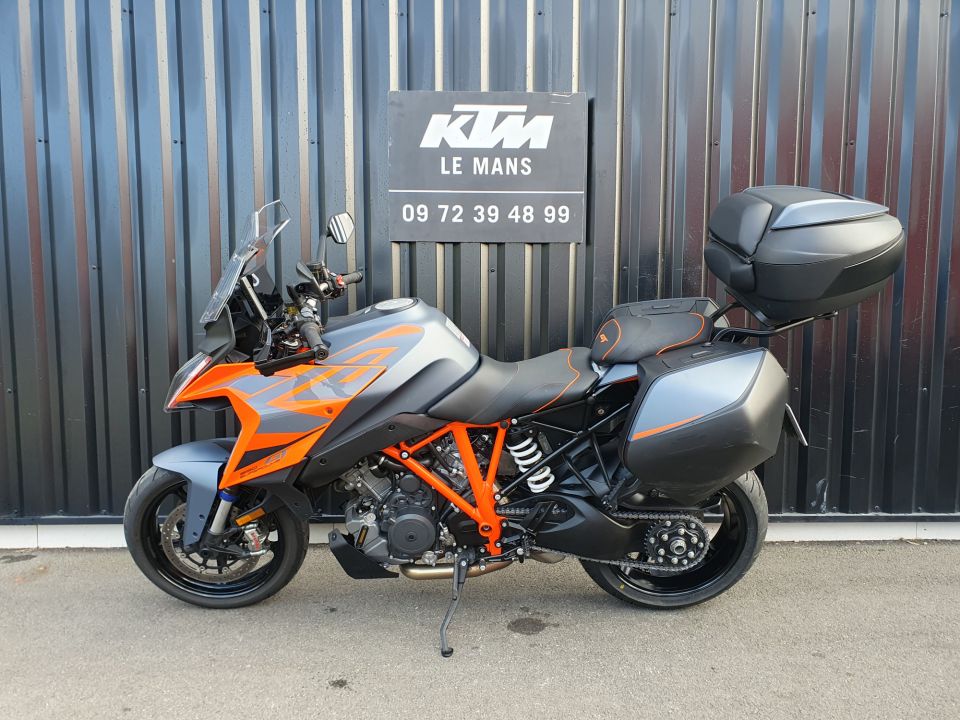 KTM 1290 SUPER DUKE GT 4