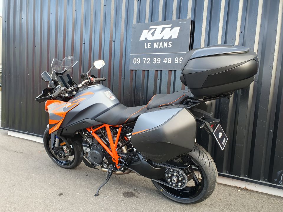 KTM 1290 SUPER DUKE GT 4