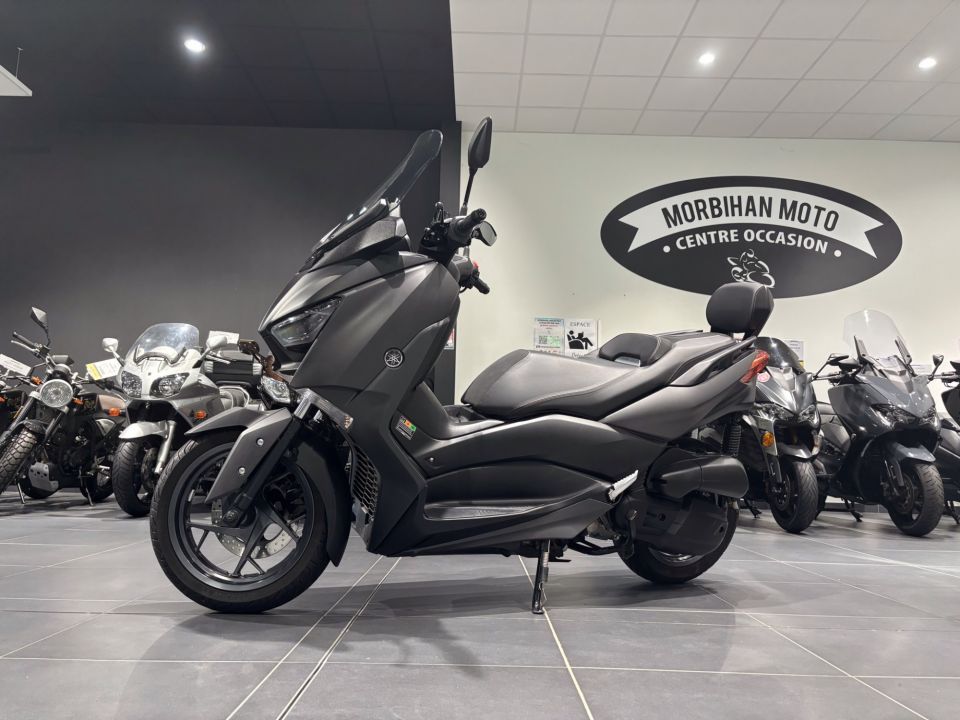 YAMAHA X-MAX 125 4