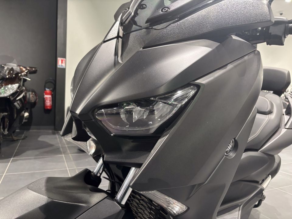 YAMAHA X-MAX 125 4