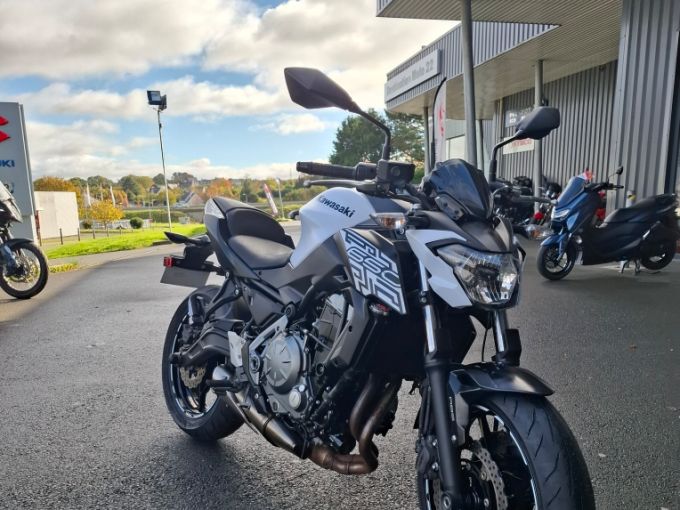 KAWASAKI Z 650 (47.5CV) 4