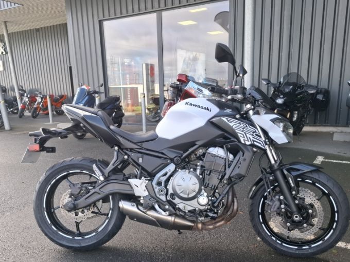 KAWASAKI Z 650 (47.5CV) 4