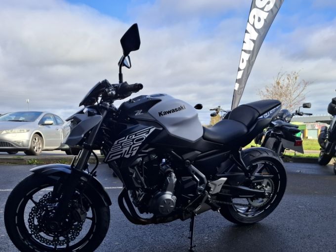 KAWASAKI Z 650 (47.5CV) 4