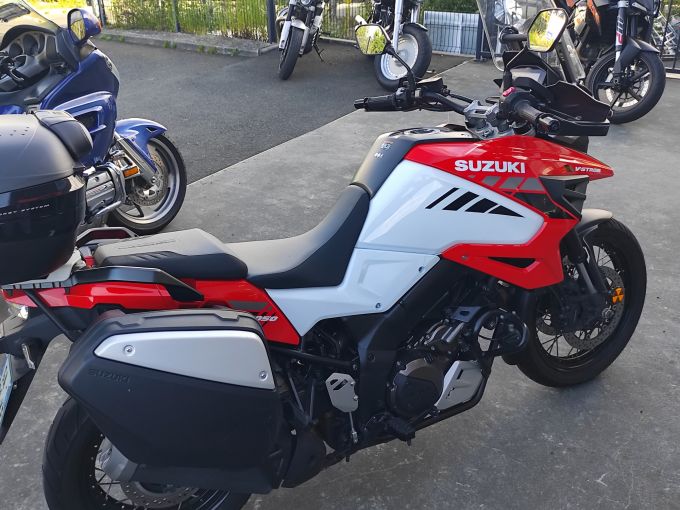 SUZUKI DL V-STROM 1050XT 4